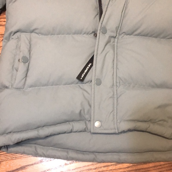 Aritzia TNA The Super Puff shortie Evening Dove sold out online worn once! - Picture 3 of 12